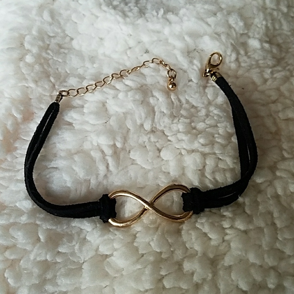 FREE WITH BUNDLE 💕 Gold Infinity Rope Bracelet - Picture 2 of 2